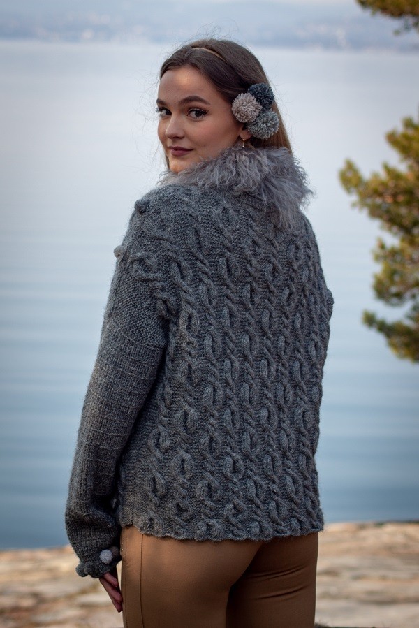 PomPom genser | Garnpakker med strikkeoppskrifter fra Sidsel PomPom genser | Garnpakker med strikkeoppskrifter fra Sidsel